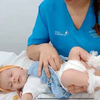 sesión de fisioterapia en clínica Almerisalud